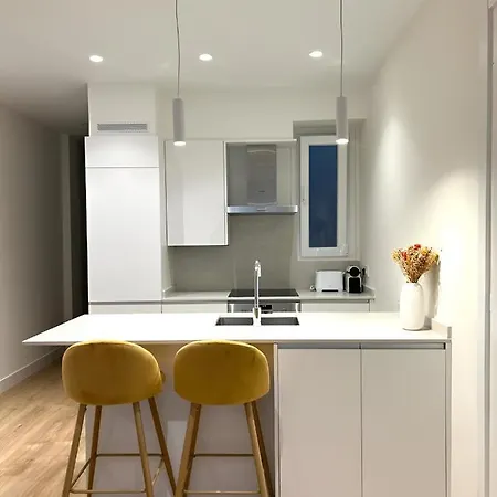 Daire Colon -zurriola Beach